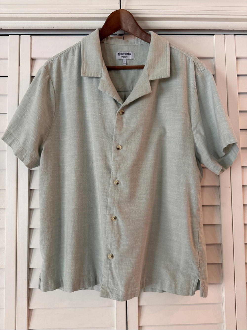 Sperry Short Sleeve Button Up - Size L